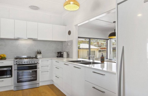 Culburra Beach House | Bellevue - overlooking serene Lake Wollumboola