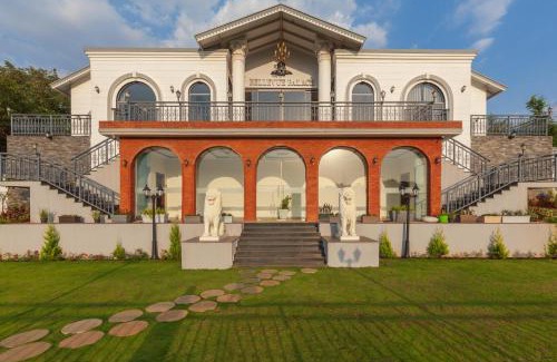 Nashik Villa | Bellevue Palace by StayVista - Lavish abode with a pool, Landscaped lawn, Gazebo & Adventure activities