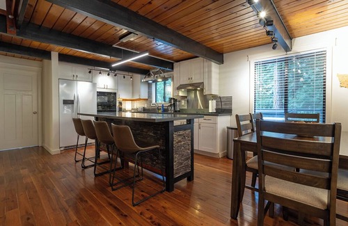 Sudden Valley Ski Chalet | Bellingham Chalet - Best Stay Ever