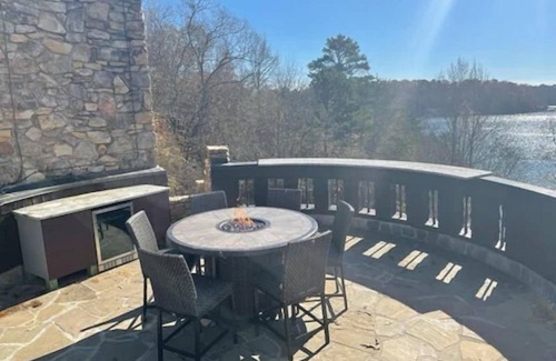 Gainesville House | Bellissimo Castle