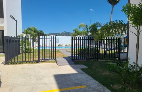 Llanos de Gurabo I Apartment | Bello con piscina