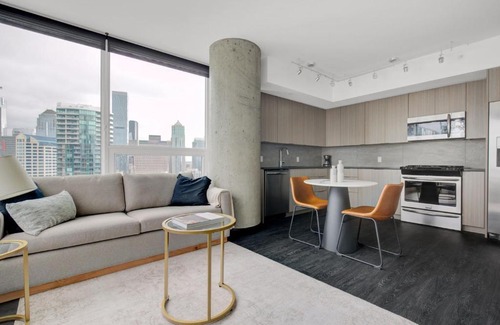 Belltown Apartment | Belltown 1BR w Gym Pet Area nr Metro SEA-288