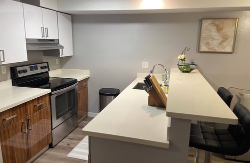 South Lake Union Condo | Belltown Heart 1BR, Air Conditioner, FREE Parking, next to Space Needle