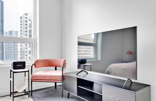 Belltown Apartment | Belltown Studio w Parking Gym easy commute SEA-292
