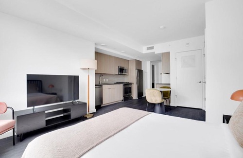 Belltown Apartment | Belltown Studio w Parking Gym easy commute SEA-292