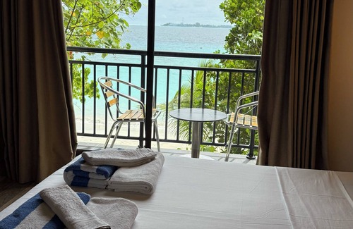 Bodufolhudhoo Hotel | Belmar Beach