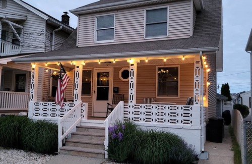 Wall House | Belmar, NJ - 1 Block to the Beach!