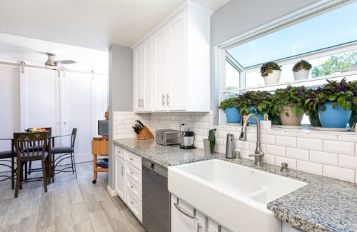 Belmont Heights House | Belmont Heights Townhome with Patio, Grill, WiFi, Central AC - Next to Lagoon