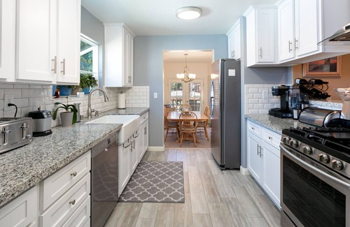 Belmont Heights House | Belmont Heights Townhome with Patio, Grill, WiFi, Central AC - Next to Lagoon