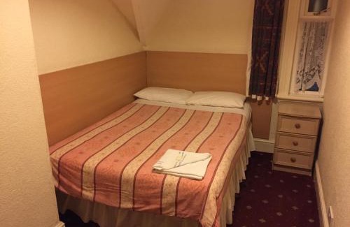 Edgbaston Bed & Breakfast | Belmont Hotel