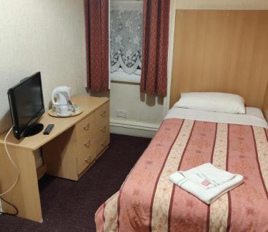 Edgbaston Bed & Breakfast | Belmont Hotel