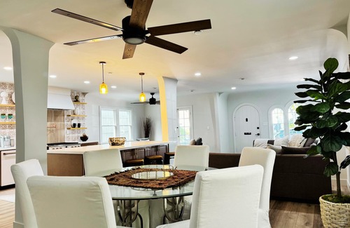 Belmont Shore House | Belmont Shore Beach Home, Sleeps 8+, Walk to Beach – Balcony & Patio