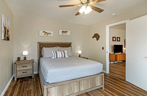 Cloudcroft Apartment | Below The Pines Retreat - Downtown w/King Bed