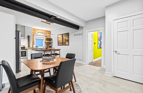 Westport Apartment | Belvedere 2 - Remodeled 2 Bed Walkable to Westport!