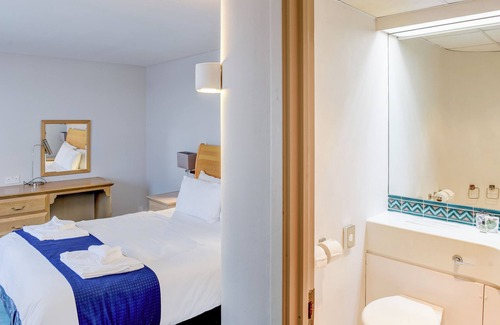 Central Aberdeen Hotel | Belvilla Aberdeen Bridge of Don Exhibition Centre