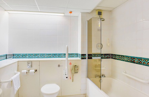 Central Aberdeen Hotel | Belvilla Aberdeen Bridge of Don Exhibition Centre