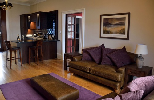 West Laroch Apartment | Ben Vheir Luxury Apartment near Glencoe - Stunning lochside location
