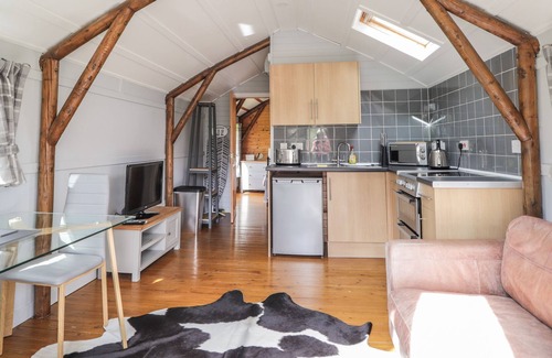Aberlour Cottage | BEN VIEW, character holiday cottage, with a garden in Dufftown