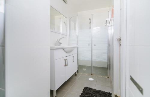 Old North Apartment | Ben Yehuda Rooftop Apartments