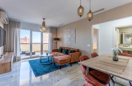 Torrequebrada Apartment | Benalmadena beachfront retreat big balcony and city sea views