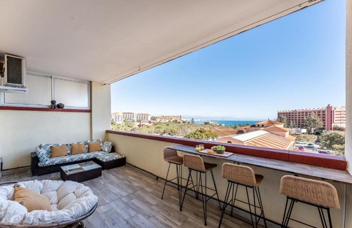 Torrequebrada Apartment | Benalmadena beachfront retreat big balcony and city sea views