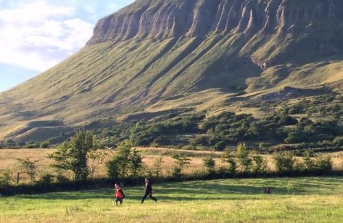 Mullaghnaneane Bed & Breakfast | Benbulben Farmhouse B&B