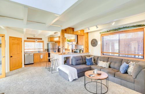Deschutes River Woods House | Bend Home with Fire Pit, 4 Mi to High Desert Museum!