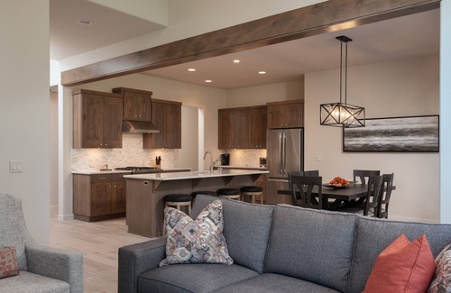 Bend House | Bend Milepost 1 townhome - Mt. Bachelor, bike trails, golf