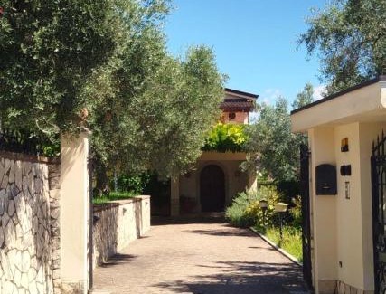Monte San Giovanni Campano Villa | Benesié - Villa with castle view