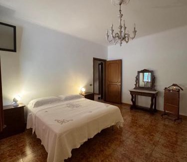 Monte San Giovanni Campano Villa | Benesié - Villa with castle view