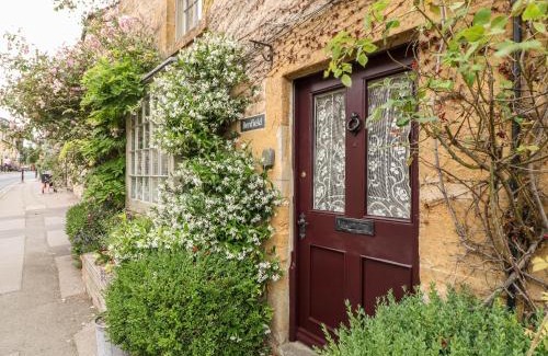 Stow-on-the-Wold House | Benfield