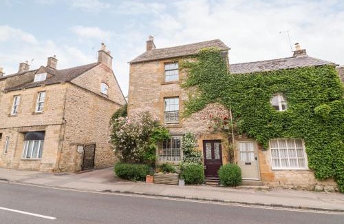 Stow-on-the-Wold House | Benfield