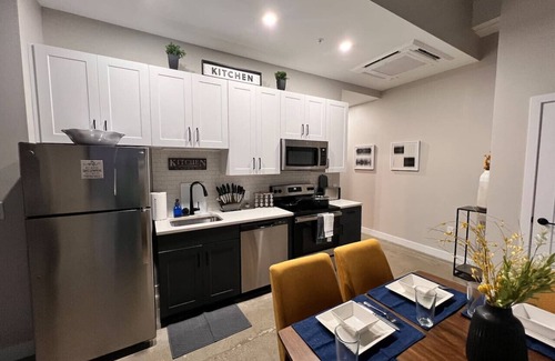 Central Business District Apartment | Bengals, King Bed, Free Parking