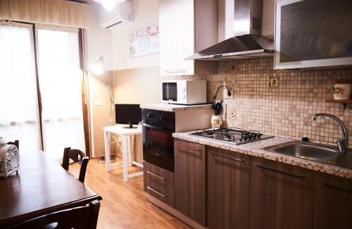 Quartiere XXIX Ponte Mammolo House | BENIGNI Laura e Silvia