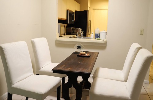 Greenview Shores Apartment | Benjamin T-House2/2.5 town House, 3 beds, in horse country Wellington