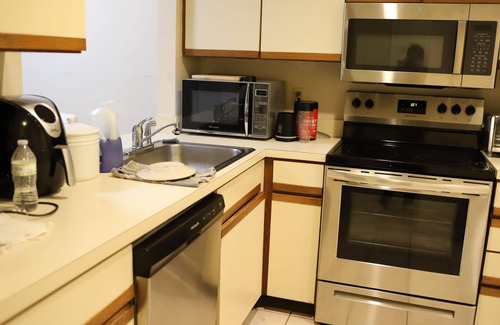 Greenview Shores Apartment | Benjamin T-House2/2.5 town House, 3 beds, in horse country Wellington