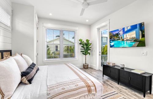 Bradenton Beach House | Bennys Bungalow - 2213
