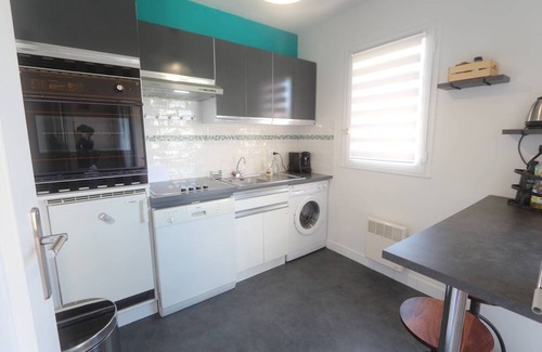 Benodet Apartment | Bénodet, nice 2* apartment with balcony, beach and shops on foot!