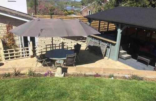 Northway House | Bens Hollow with hot tub