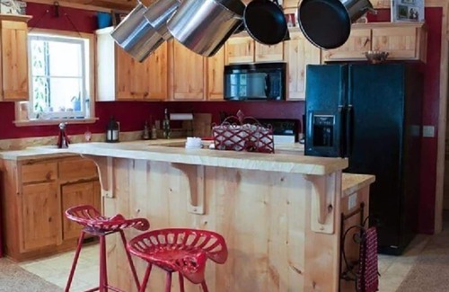 Greer Cabin | Bensons Shy Acre Charming Forest Retreat
