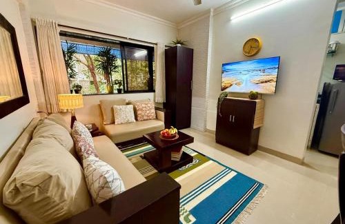 Pali Hill Apartment | Benston 203, Off Carter Road, Bandra West by Connekt Homes
