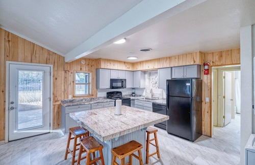 Concan Cabin | Bent River Cabin #1 @ Frio River Escape
