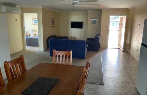 Coffs Harbour Hotel | Bentleigh Motor Inn - Under New Management