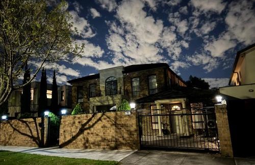 Bentleigh House | Bentleigh Private 1BR 5min Train Cafes Quiet Cozy