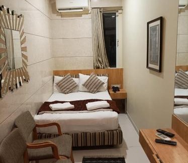 Churchgate Hotel | Bentley Hotel Marine Drive