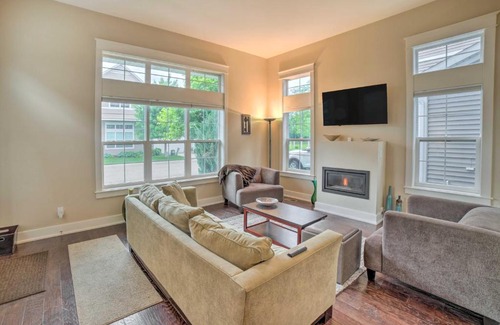 Benton Harbor House | Benton Harbor Townhome with Golf Course View!