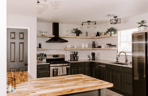 Bentonville House | Bentonville Luxury - Trails! - Bike Out - 2 Decks