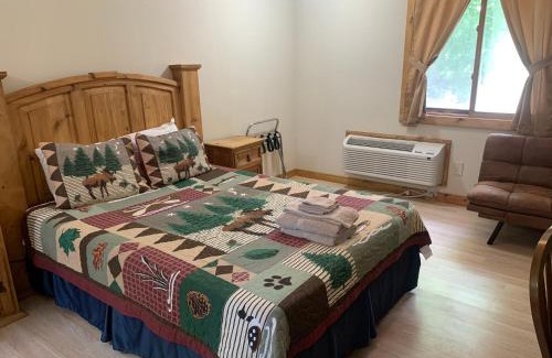 Benzonia Resort | Benzonia Rustic Resort