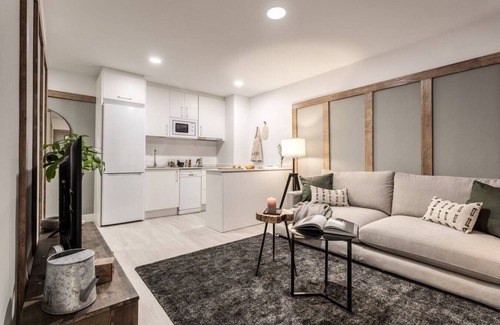 Chamberi Apartment | Beraldi - 1 bedroom and shared pool in Trafalgar
