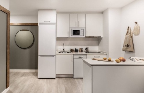 Chamberi Apartment | Beraldi - 1 bedroom and shared pool in Trafalgar